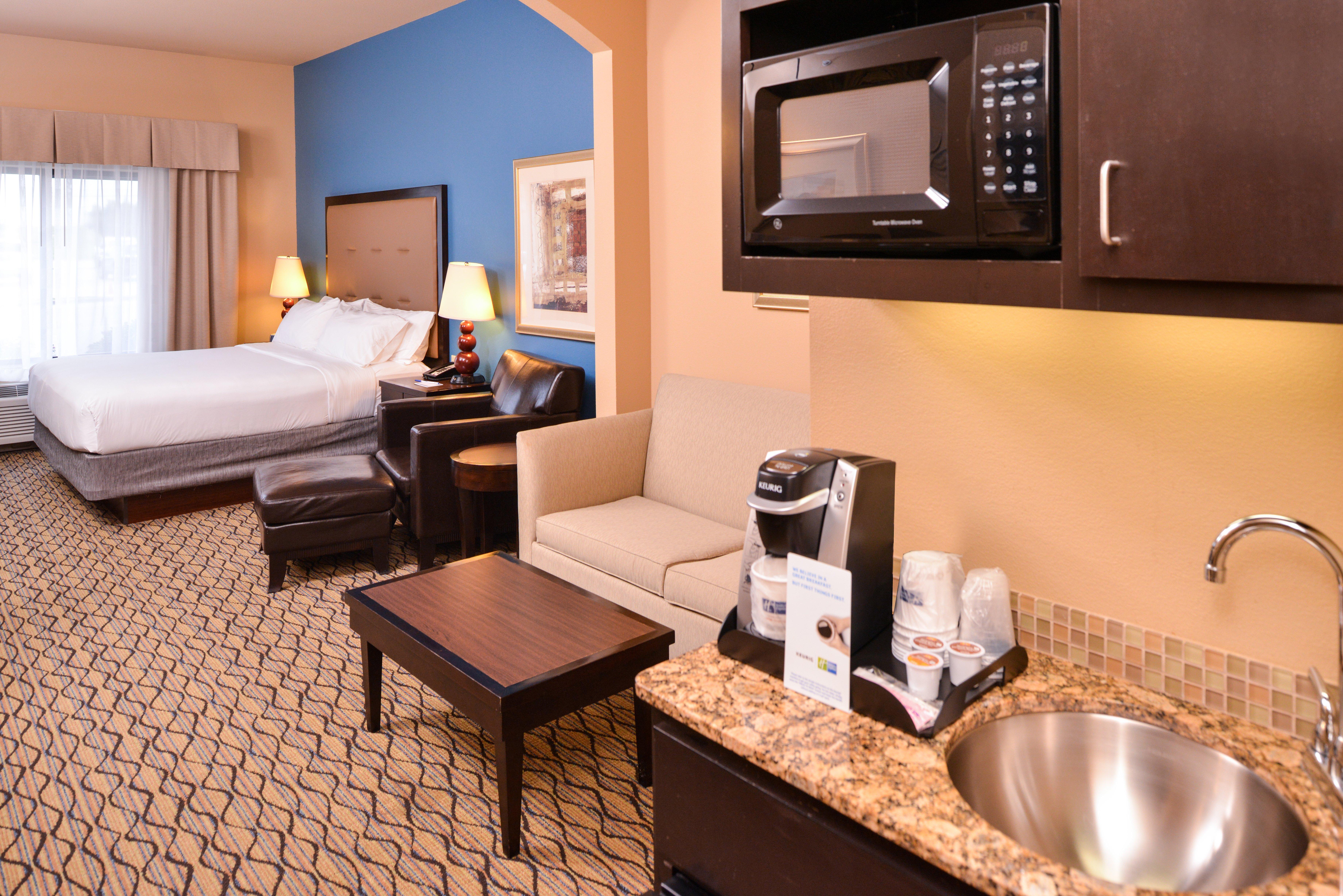 Holiday Inn Express Hotel & Suites Wichita Falls By Ihg Exterior photo