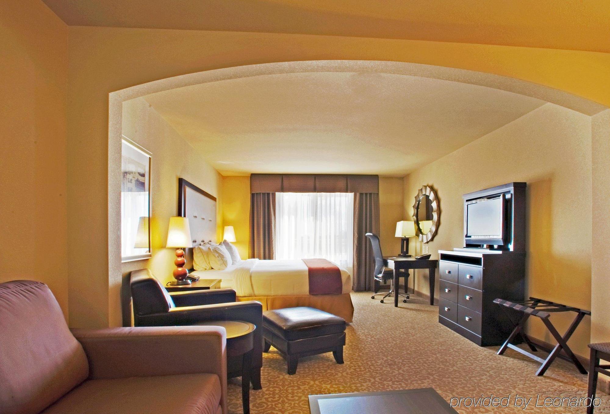 Holiday Inn Express Hotel & Suites Wichita Falls By Ihg Exterior photo
