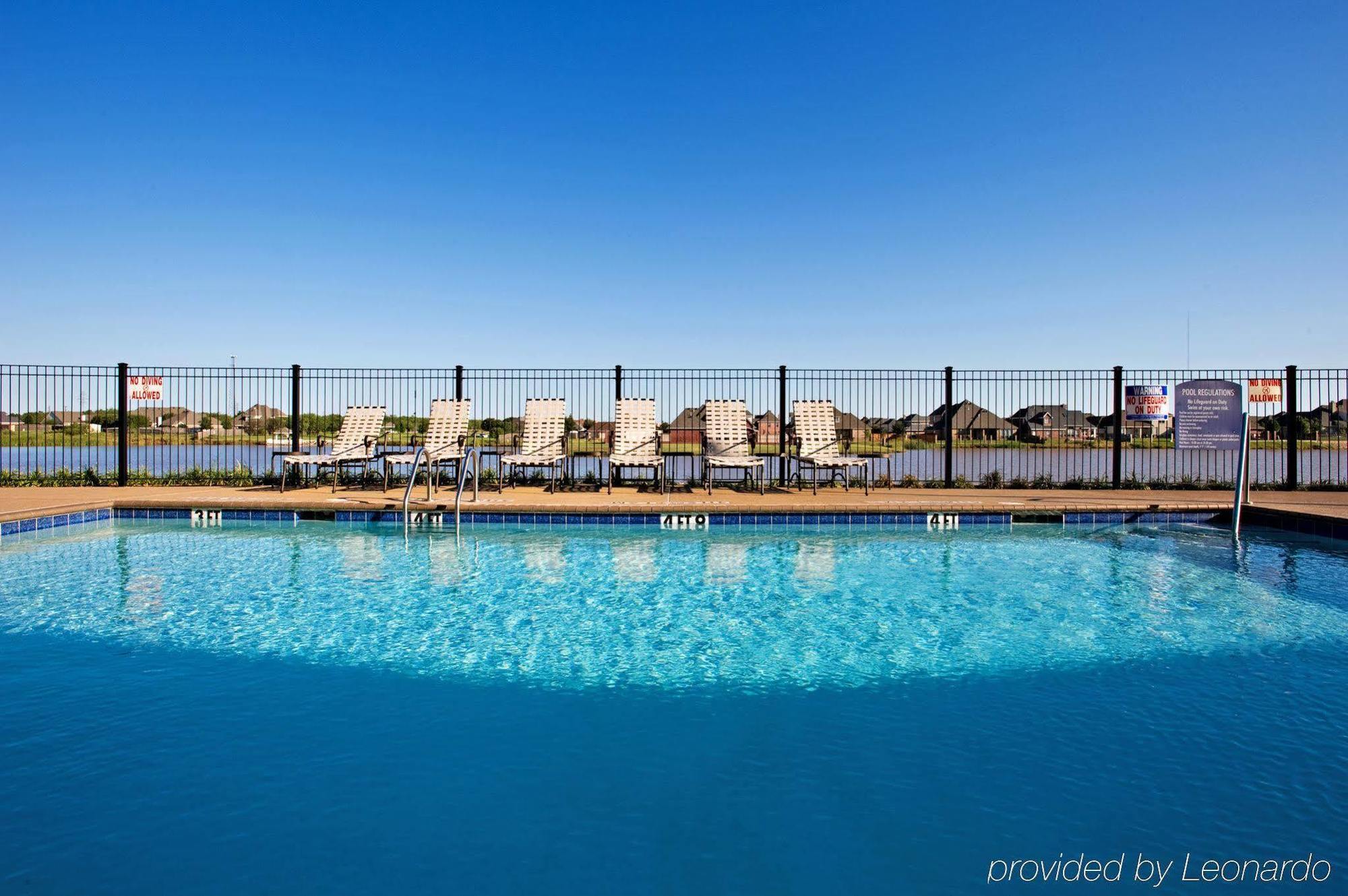 Holiday Inn Express Hotel & Suites Wichita Falls By Ihg Exterior photo